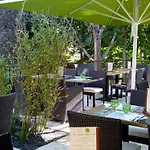 Logis Le Cantarel Hotel 3*