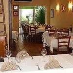 Logis Le Cantarel Hotel 3*