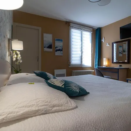 Hotel Logis Le Cantarel