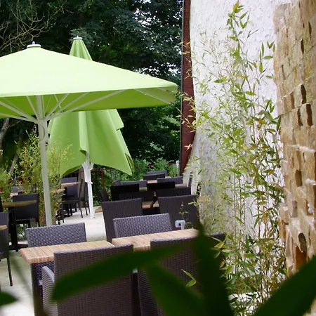 Hotel Logis Le Cantarel
