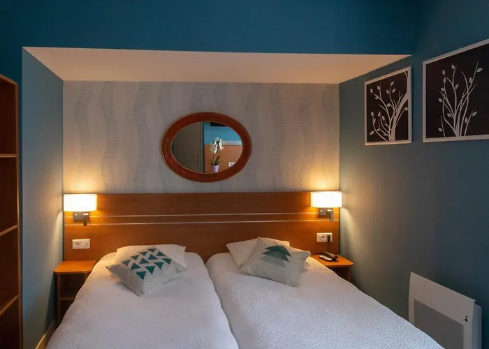 Logis Le Cantarel Hotel 3*