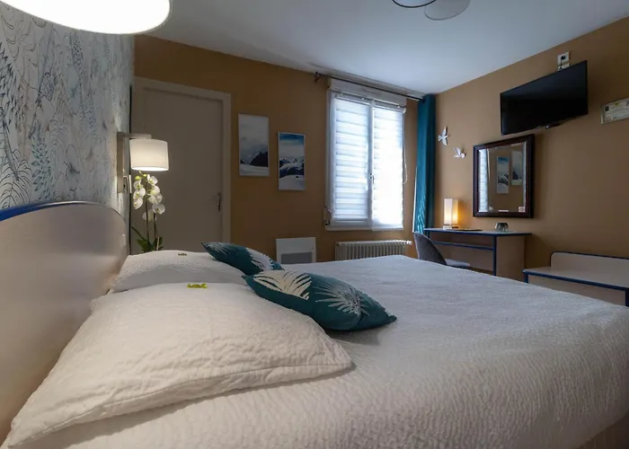 Hotel Logis Le Cantarel