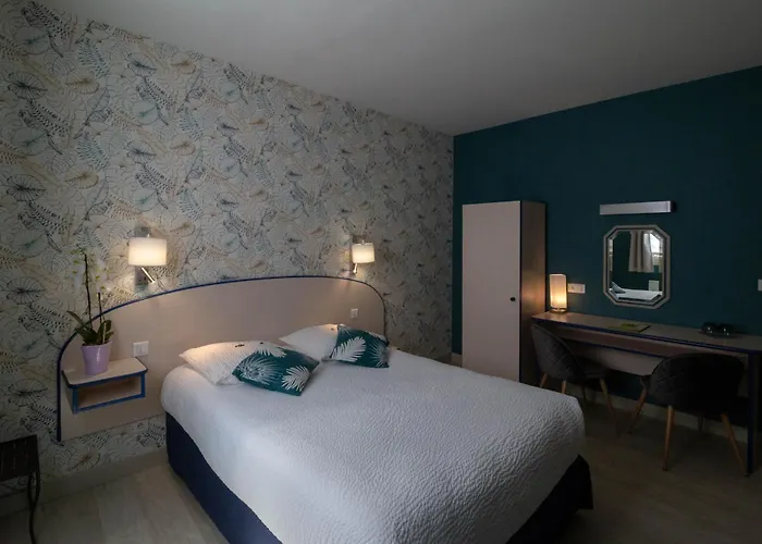 Hotel Logis Le Cantarel