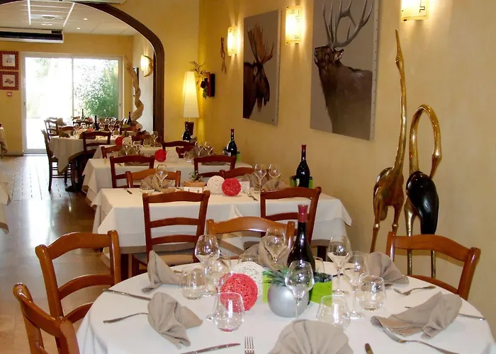 Hotel Logis Le Cantarel